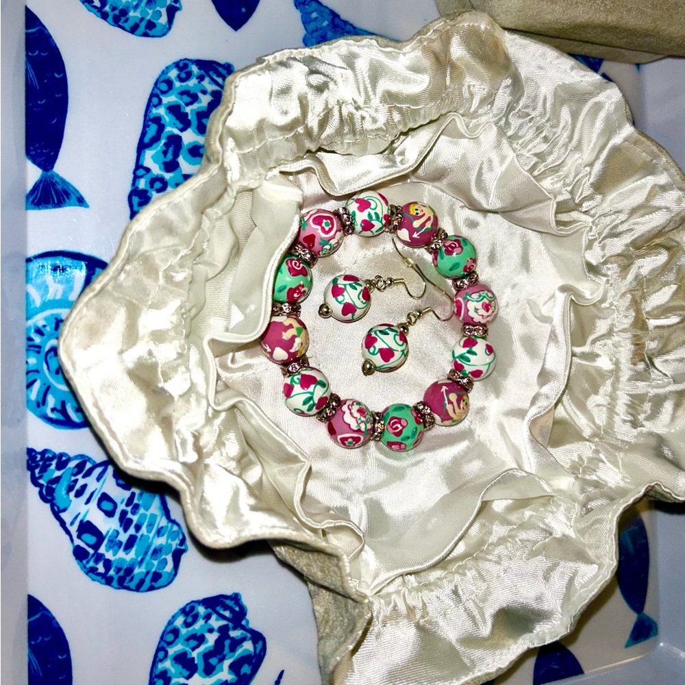 Angela Moore Newport R.I. Rare Floral  Beaded Bracelet and Earring Set